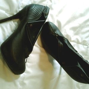 Charlotte Russe zipper button heels